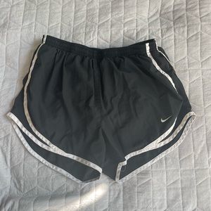 Women’s Nike running short - Medium